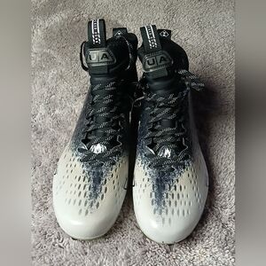 New Never Worn Under Armour Men's Black and White Cleats
